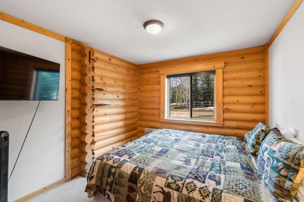 Lazy Fox Cabin West Yellowstone Bagian luar foto